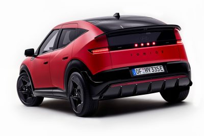 Nuova Hyundai Ioniq 3 posteriore 3/4