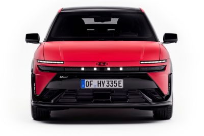 Nuova Hyundai Ioniq 3 frontale firma luminosa