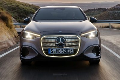 Nuova Mercedes Classe C griglia anteriore illuminata