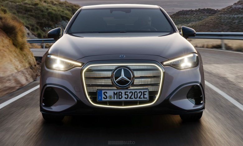 Nuova Mercedes Classe C griglia anteriore illuminata