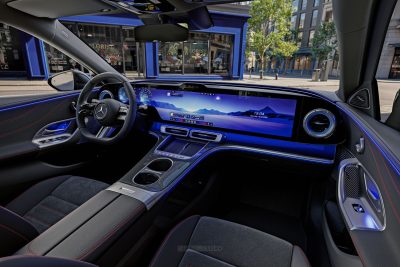 Nuova Mercedes Classe C display MBUX Hyperscreen 39,1"