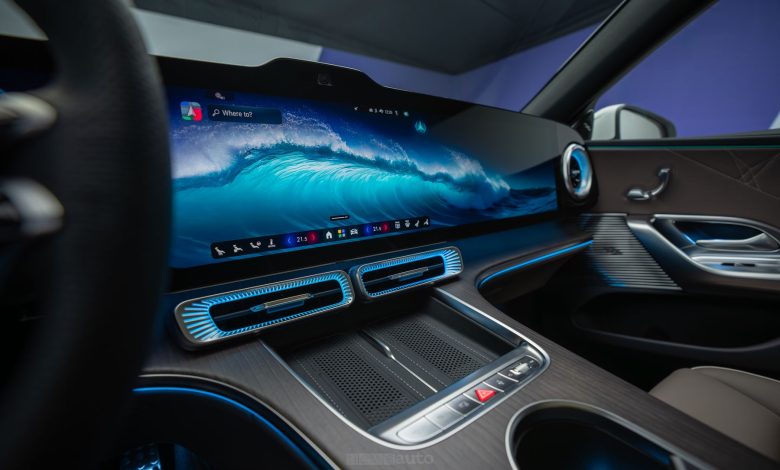 Nuova Mercedes Classe C display MBUX Hyperscreen da 39,1"