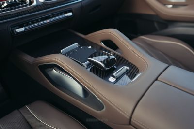 Nuova Mercedes-AMG GLE 53 Hybrid 4Matic+ comandi della console centrale