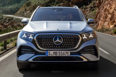 Nuova Mercedes-Benz GLE 2026 su strada