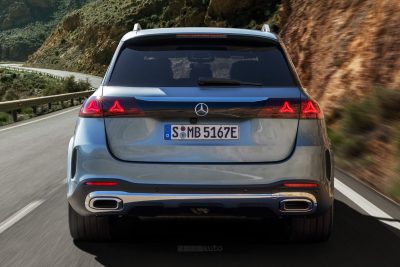 Nuova Mercedes-Benz GLE 2026 su strada