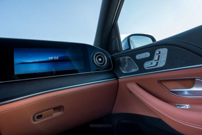 Nuova Mercedes-Benz GLE 2026 display posto passeggero