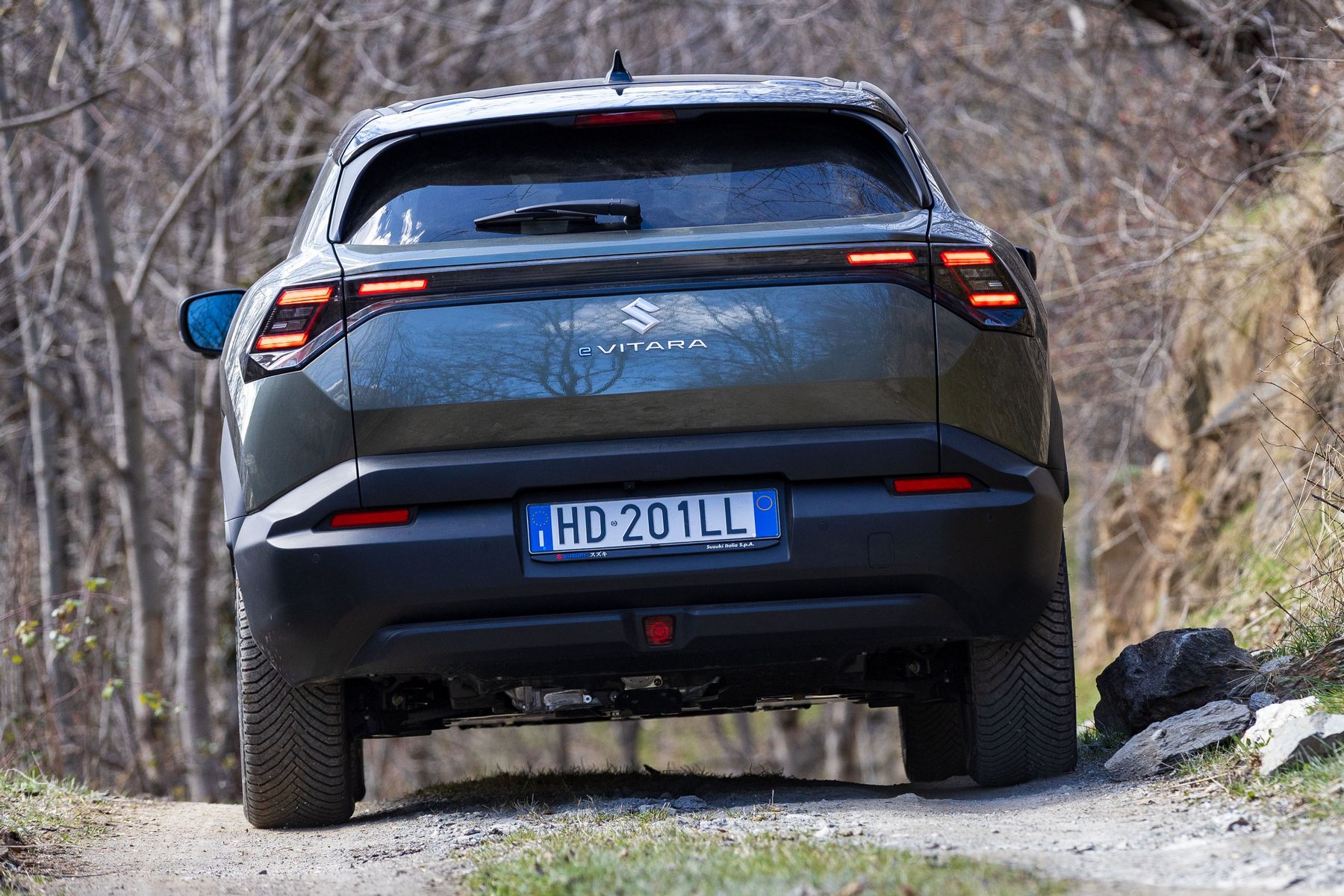 Nuova Suzuki e Vitara in azione sullo sterrato