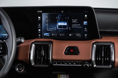 Nuova Suzuki e Vitara display centrale da 10,1”