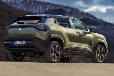 Nuova Suzuki e Vitara posteriore 3/4