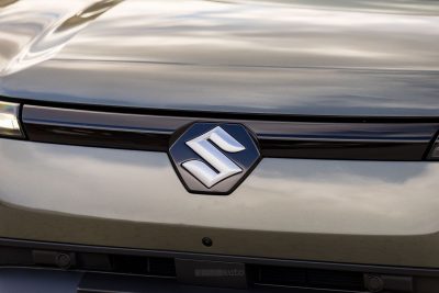 Nuova Suzuki e Vitara logo griglia anteriore