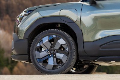 Nuova Suzuki e Vitara cerchi anteriori da 19"