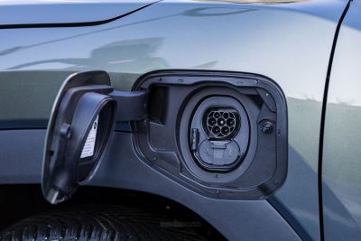 Nuova Suzuki e Vitara vano di ricarica AC/DC