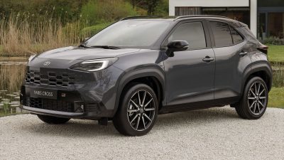 Nuova Toyota Yaris Cross GR Sport anteriore 3/4