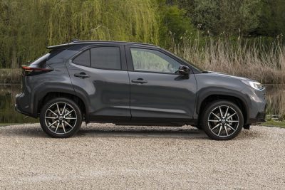 Nuova Toyota Yaris Cross GR Sport laterale