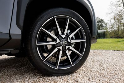 Nuova Toyota Yaris Cross GR Sport cerchi da 18"