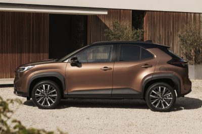 Nuova Toyota Yaris Cross laterale