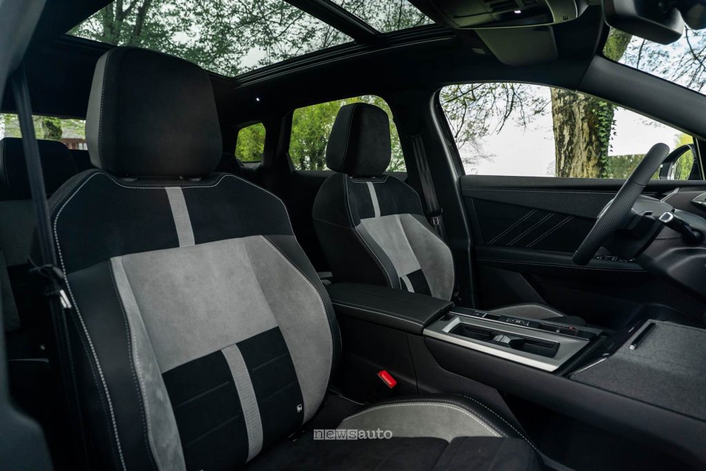Opel Grandland AWD sedili intelli-seat