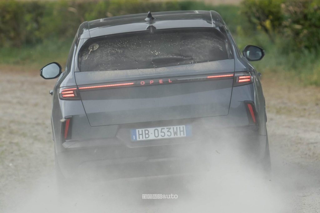 Opel-Grandland-AWD_9