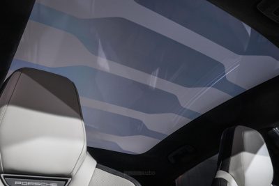 Porsche Cayenne Turbo Coupé Electric tetto elettrocromatico