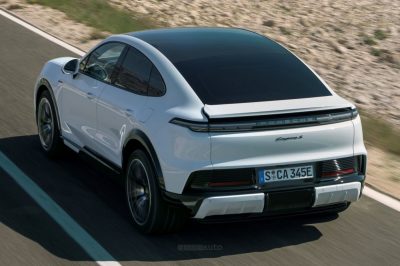 Porsche Cayenne S Coupé Electric su strada
