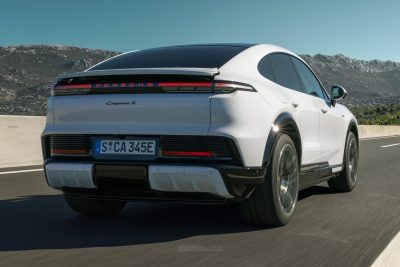 Porsche Cayenne S Coupé Electric su strada