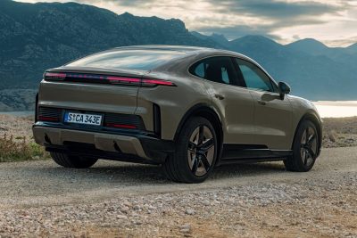 Porsche Cayenne Turbo Coupé Electric posteriore 3/4