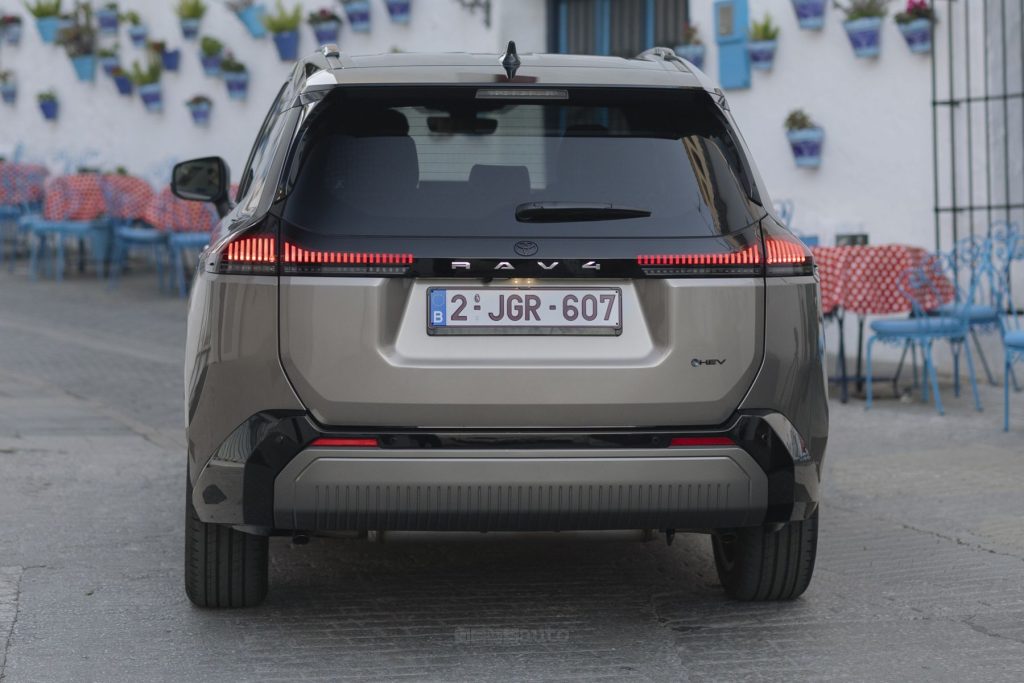 Toyota RAV4 HEV Premium posteriore
