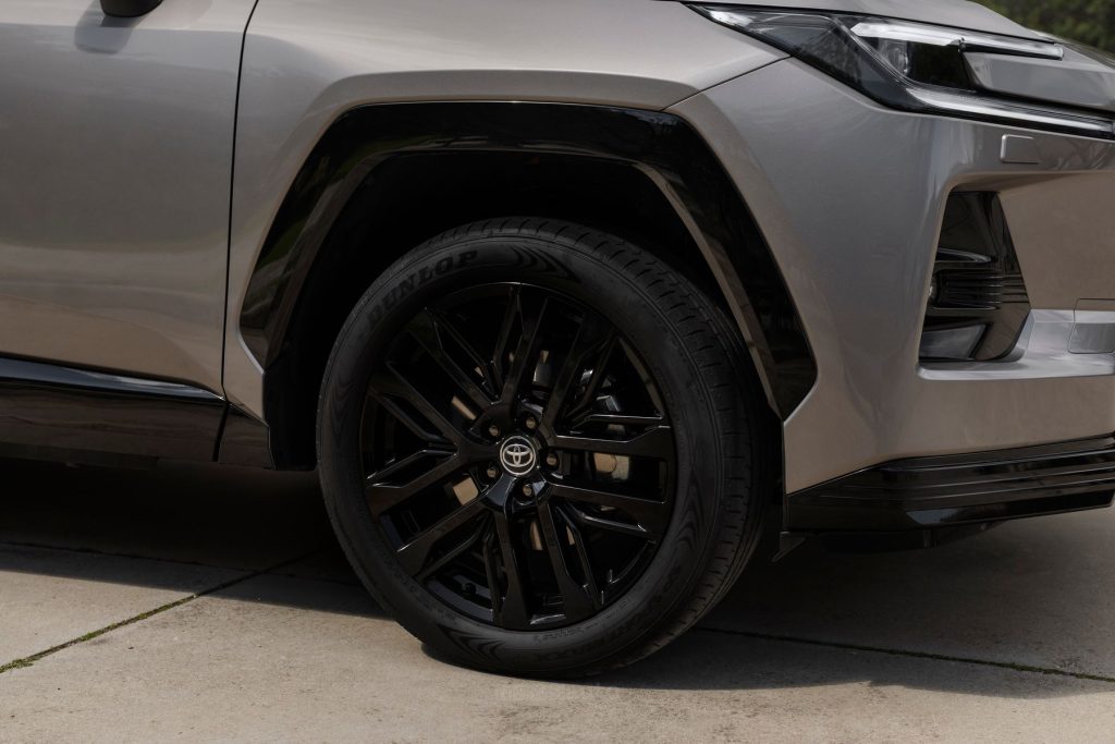 Toyota RAV4 HEV Premium cerchi da 20"