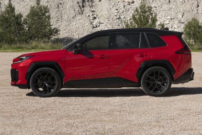 Toyota RAV4 HEV GR Sport frontale laterale