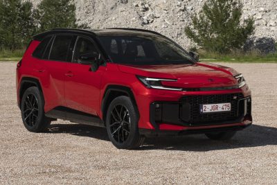 Toyota RAV4 HEV GR Sport anteriore 3/4