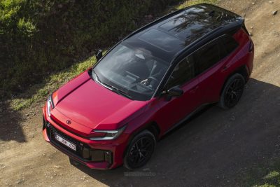 Toyota RAV4 HEV GR Sport sullo sterrato