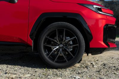 Toyota RAV4 HEV GR Sport cerchi da 20"