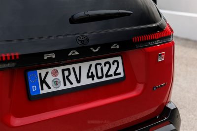 Toyota RAV4 PHEV GR Sport portellone posteriore
