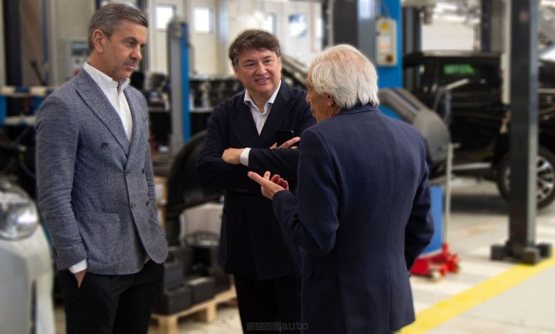 Alessandro Costacurta durante la visita nella sede DR a Macchia d’Isernia
