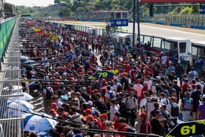 Pubblico nei box della 6 Ore di Imola 2026