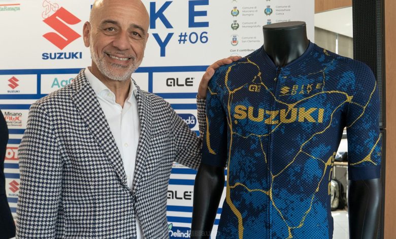 L’Ing. Massimo Nalli, Presidente e AD di Suzuki Italia, con la maglia ufficiale del 6° Suzuki Bike Day