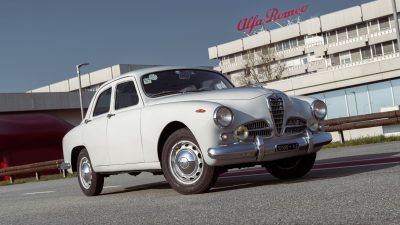 Alfa Romeo 1900 restaurata davanti alla sede di Arese