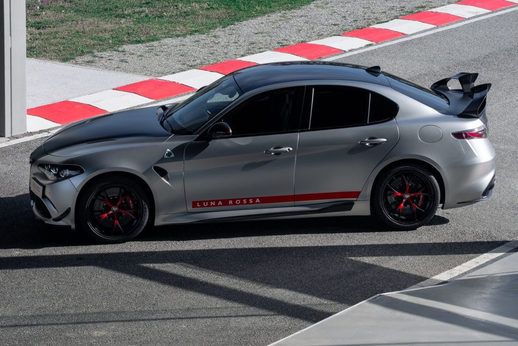 Alfa Romeo Giulia Quadrifoglio Luna Rossa