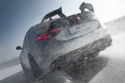 Alfa Romeo Giulia Quadrifoglio Luna Rossa in pista a Balocco
