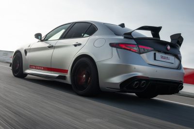 Alfa Romeo Giulia Quadrifoglio Luna Rossa in pista a Balocco