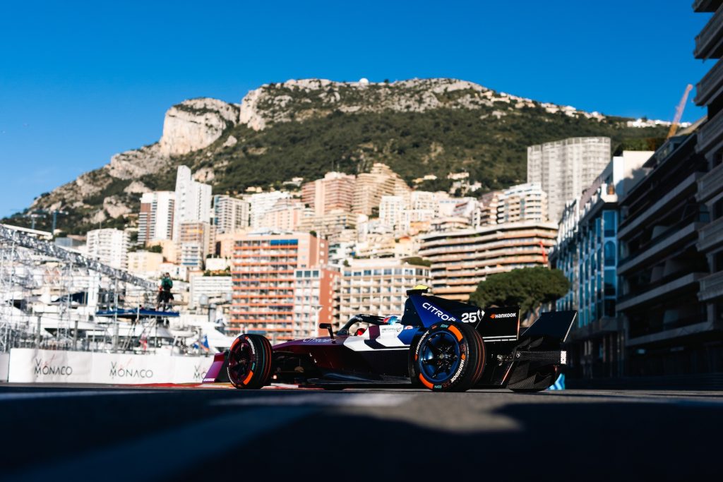 Jean‑Eric Vergne (FRA) con il numero 25, del Citroën Racing Formula E Team, in azione durante il Monaco ePrix, 9º e 10º round del Campionato del Mondo ABB FIA Formula E 2025‑26. Circuito di Monaco 16 e 17 maggio 2026 a Monte‑Carlo (Foto Joao Filipe / DPPI)