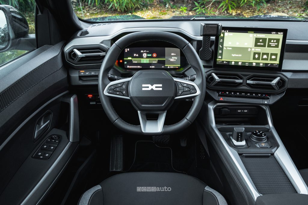 Dacia Bigster Hybrid-G 150 interni