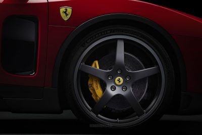 Ferrari Luce cerchi anteriori da 23" e pinza freno