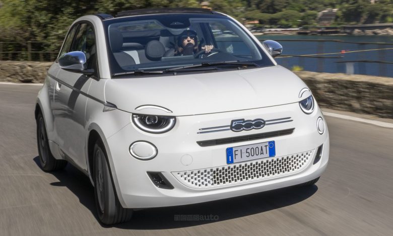Fiat 500 Dolcevita su strada
