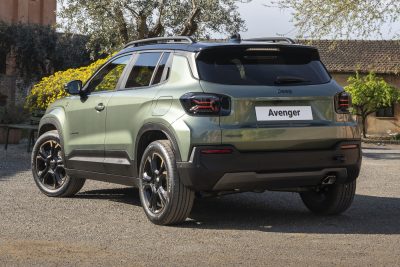 Jeep Avenger 4xe 85th anniversary posteriore 3/4