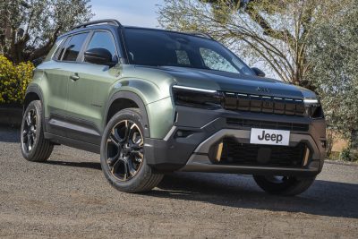 Jeep Avenger 4xe 85th anniversary anteriore 3/4