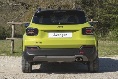 Jeep Avenger e-Hybrid 4xe posteriore