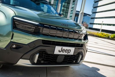 Jeep Avenger e-Hybrid paraurti anteriore