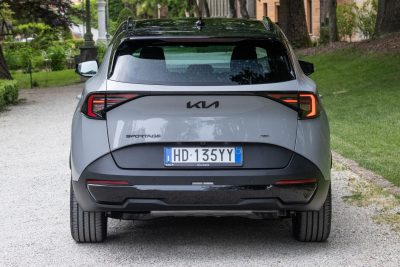 Kia Sportage Tri-Fuel Black Edition posteriore