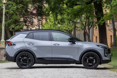 Kia Sportage Tri-Fuel Black Edition laterale